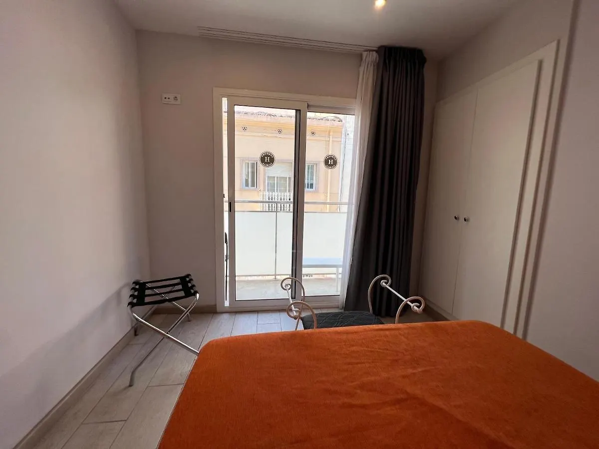 Apartamentos Comfort Calella 3*,