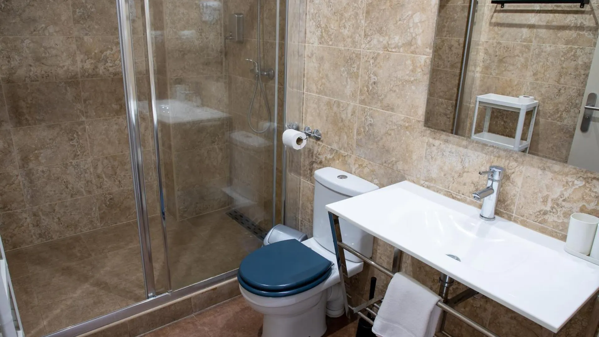 Apartamentos Comfort Calella 3*,  Spagna