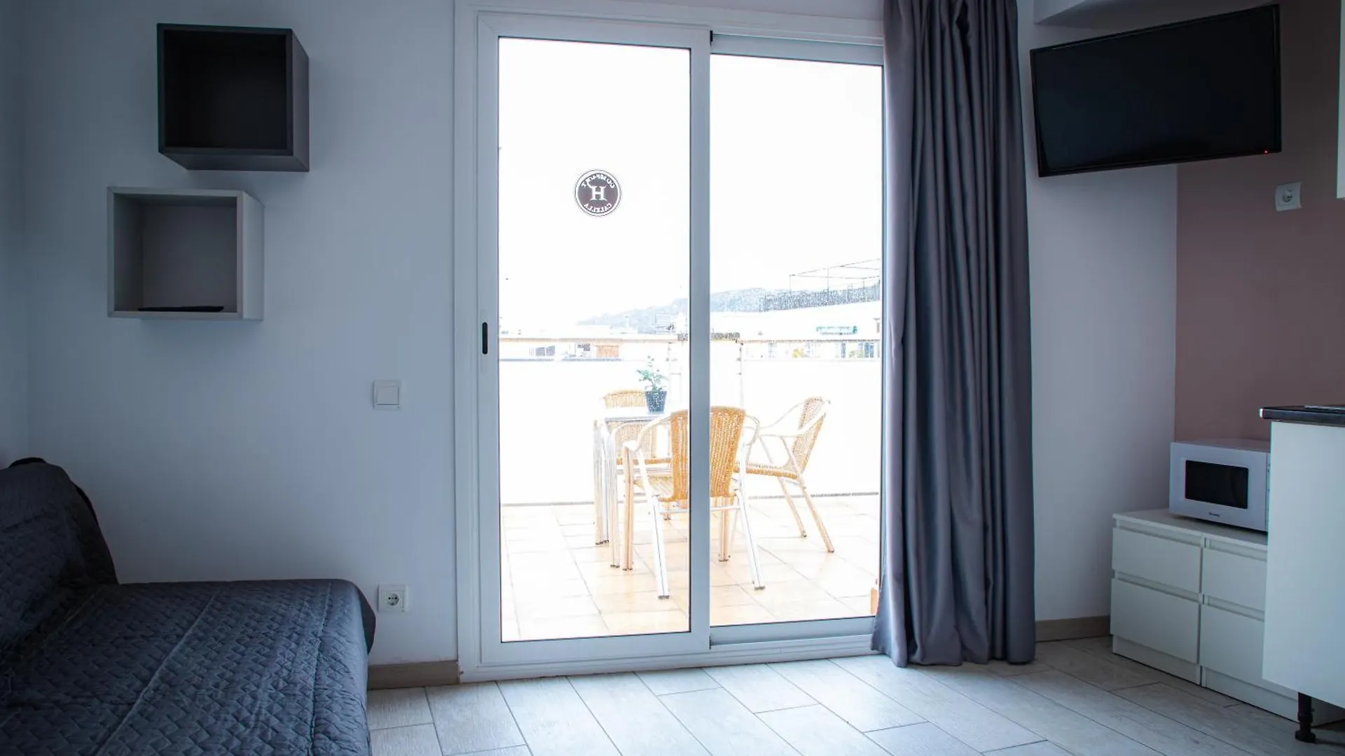 Apartamentos Comfort Calella 3*,  Spagna