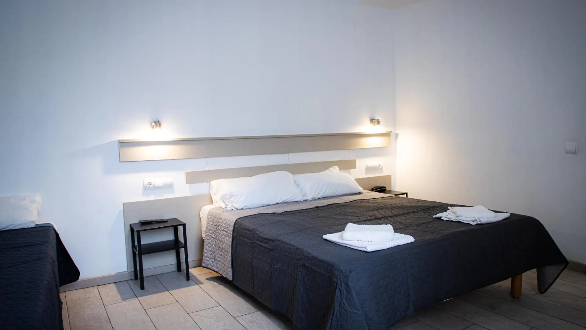 Apartamentos Comfort Calella 3*,  Spagna