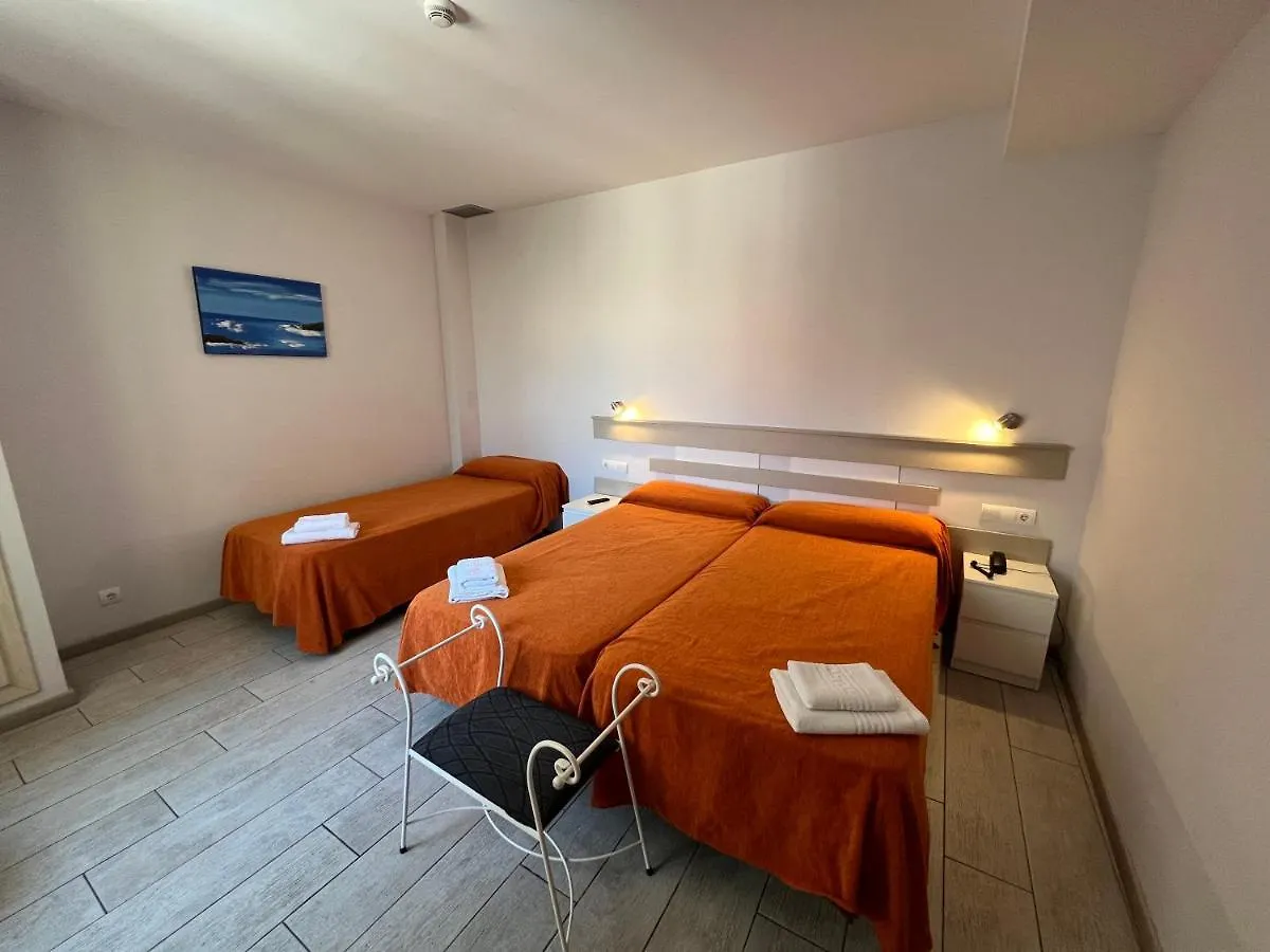 Apartamentos Comfort Calella 3*,