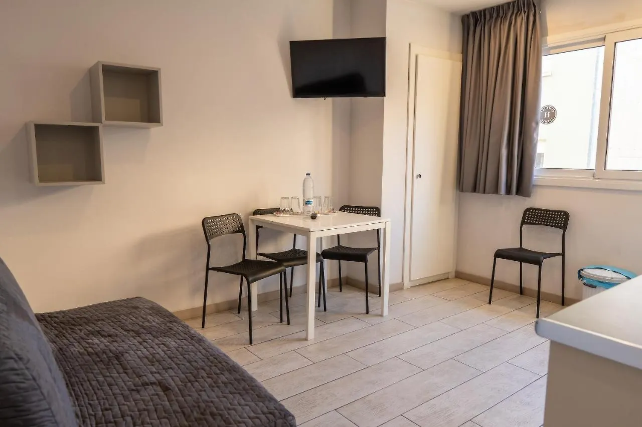 Apartamentos Comfort Calella 3*,