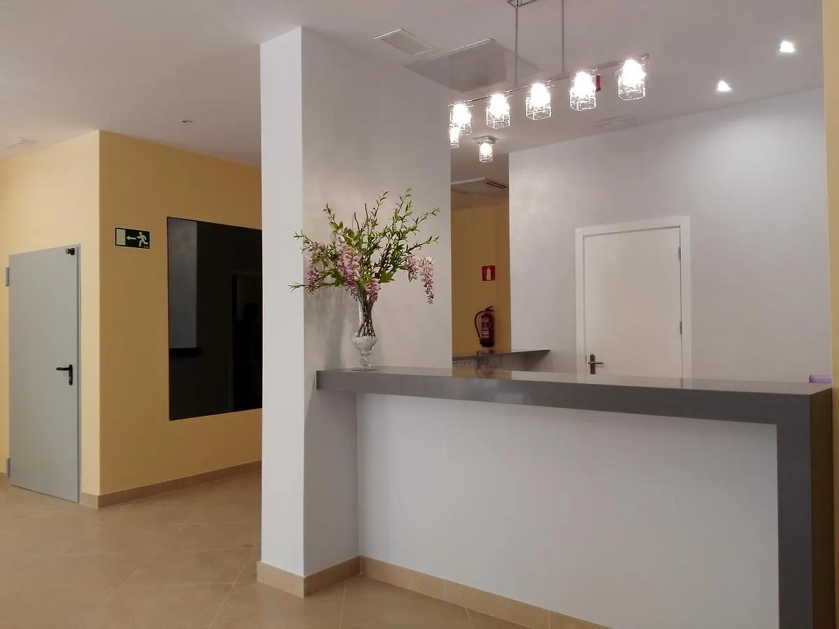Apartamentos Comfort カレーリャ 3*,